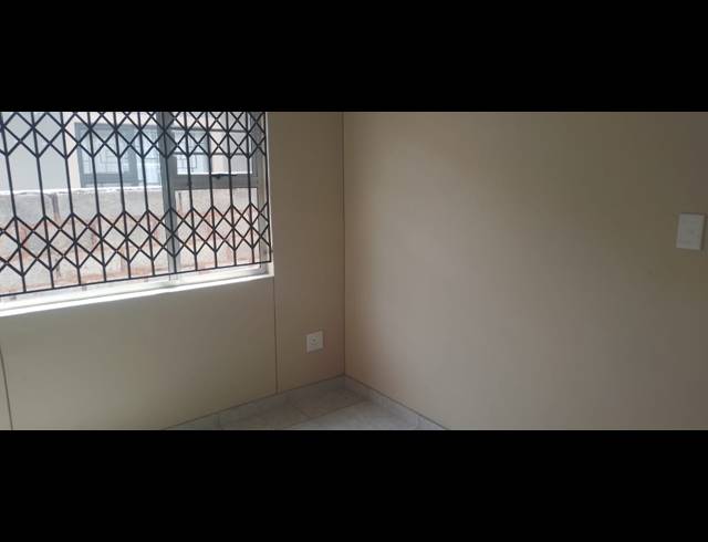 2 BEDROOM FREEHOLD FOR SALE IN SALFIN